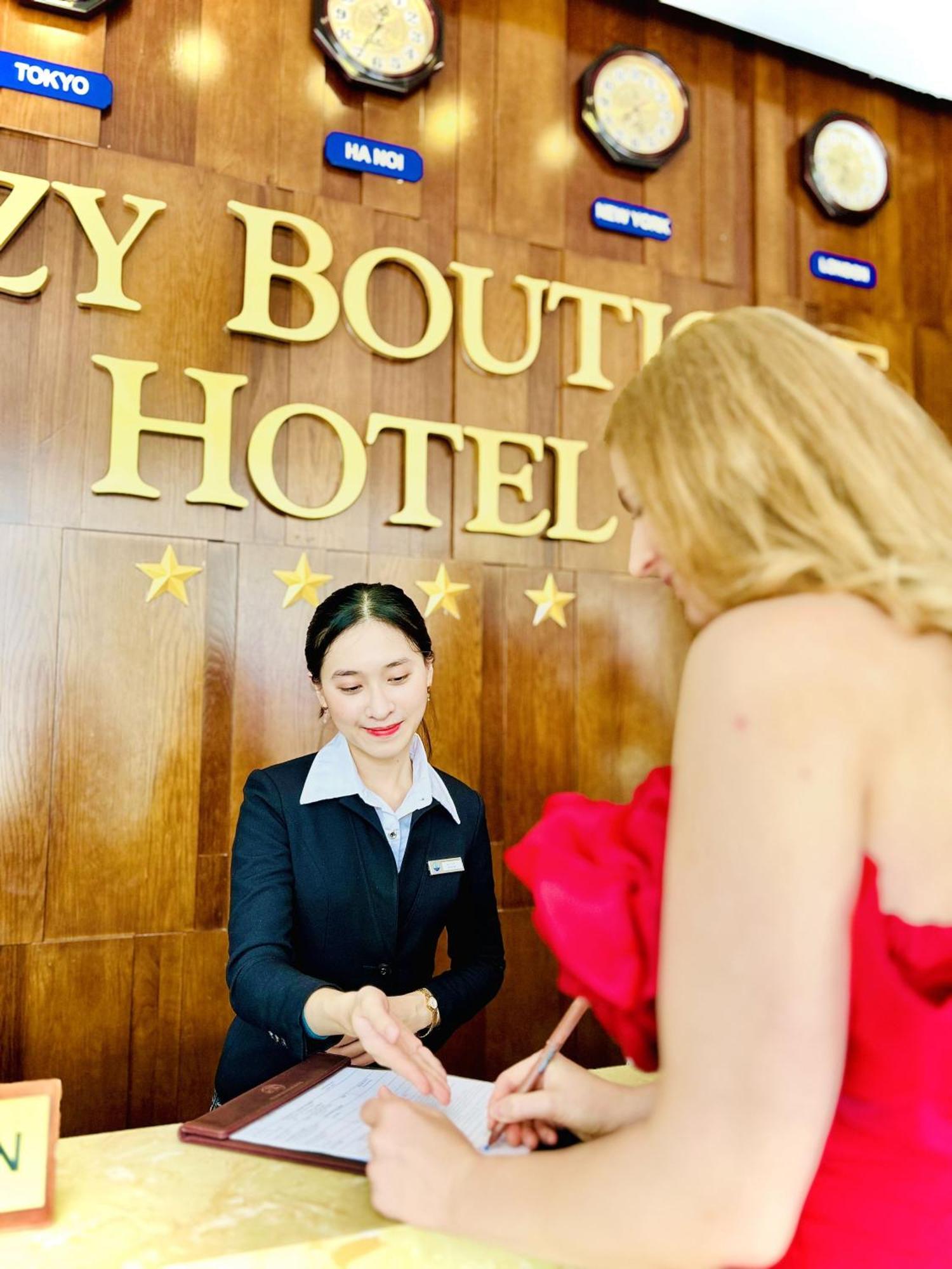 Ritzy Boutique Hotel Da Nang Beach Bagian luar foto